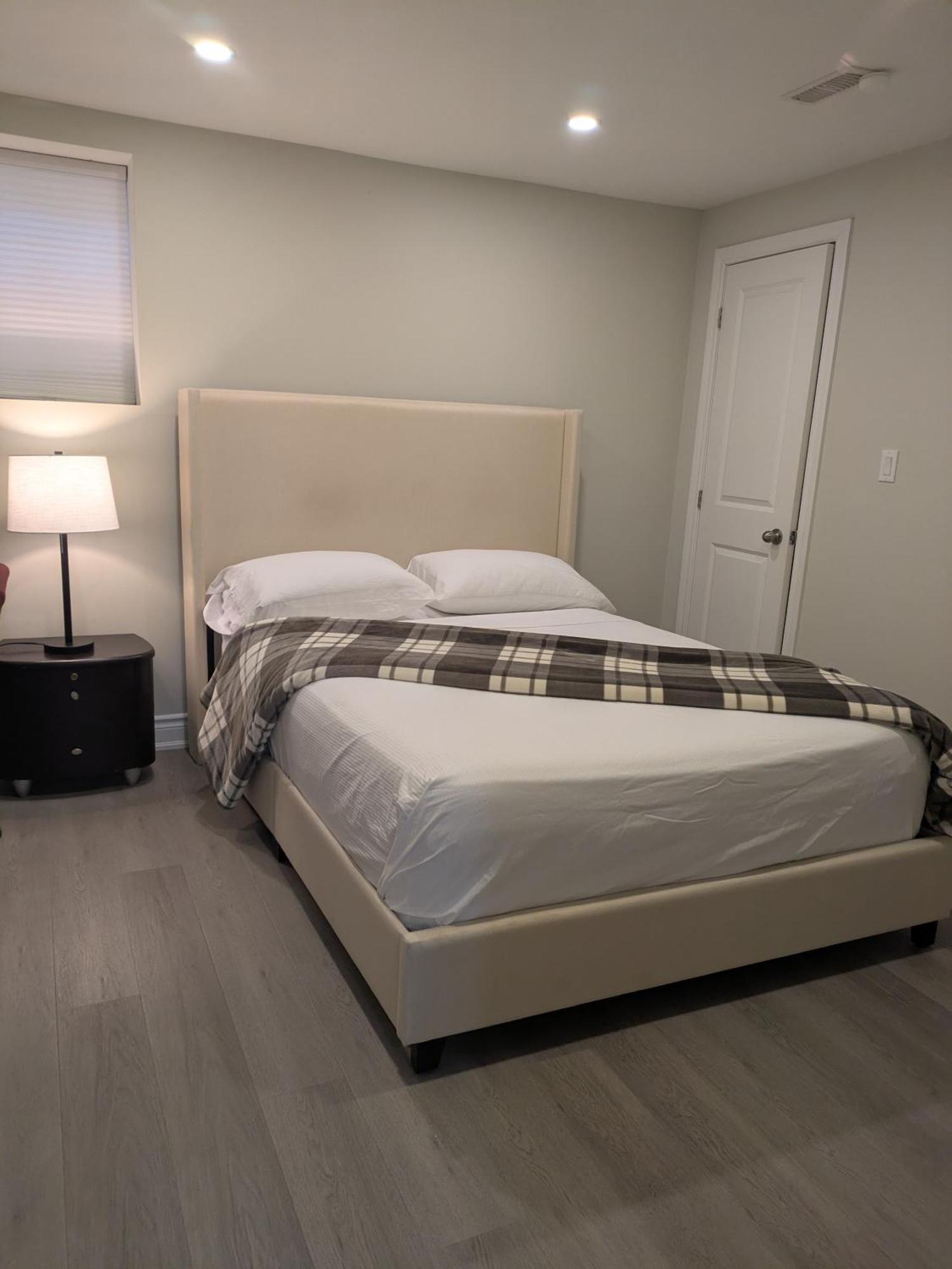 Kings Palace Brampton Bagian luar foto